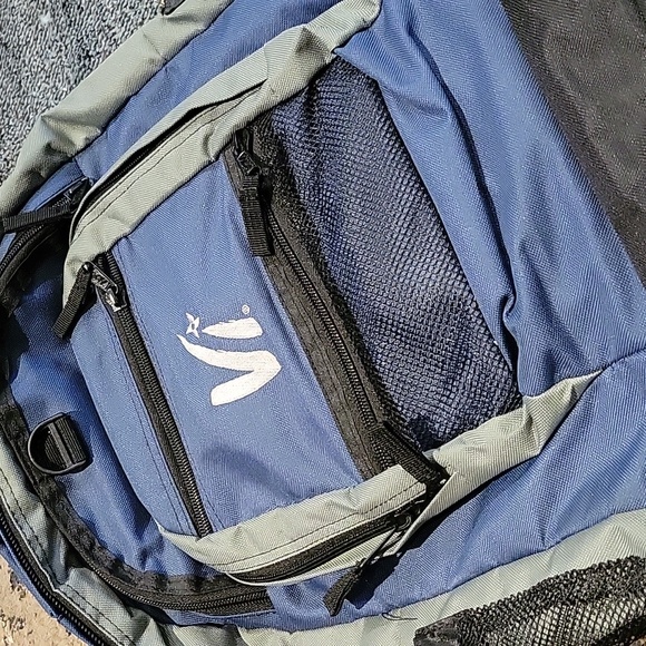 Backpack - Picture 3 of 8